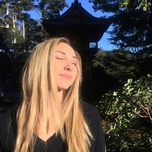 Meet your Posher, Yvette